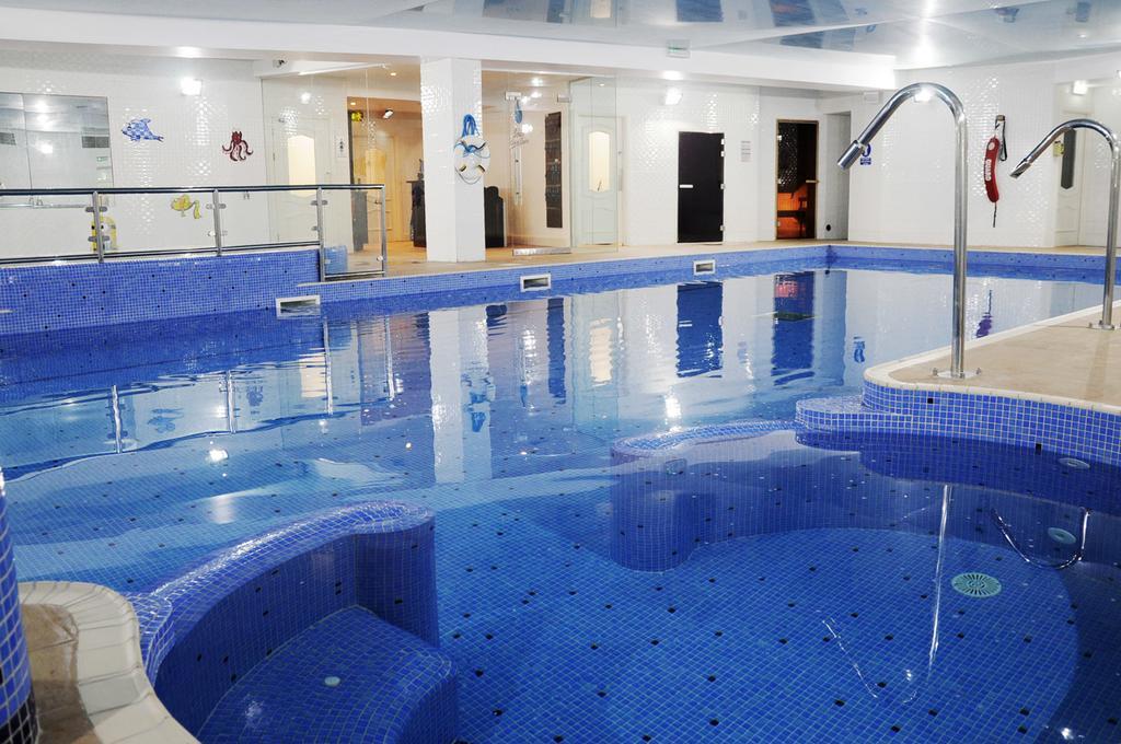 Schull Harbour Hotel & Leisure Centre エクステリア 写真
